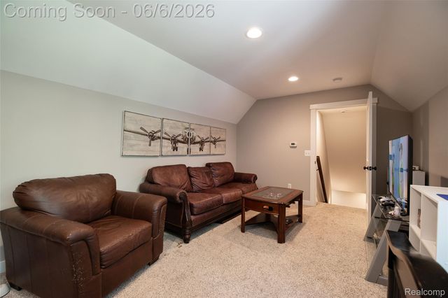 3957 Mill Lake Road, Orion Charter Township, MI 48360