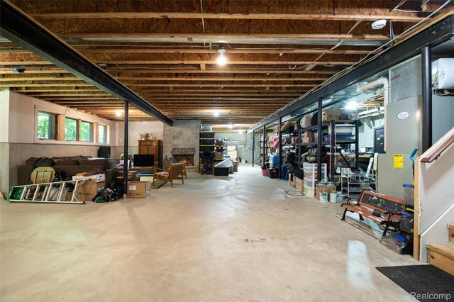 3957 Mill Lake Road, Orion Charter Township, MI 48360