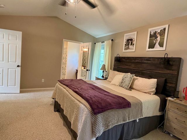 13648 Green Prairie Street, Vicksburg, MI 49097