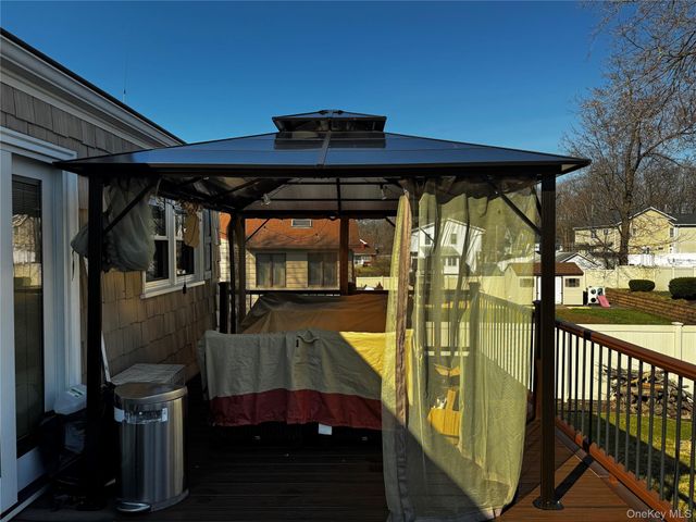 39 Sengstacken Drive, Stony Point, NY 10980