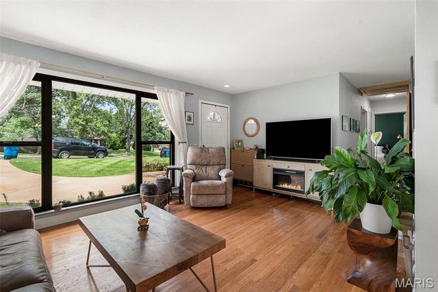 7210 Shellburne Drive, Affton, MO 63123