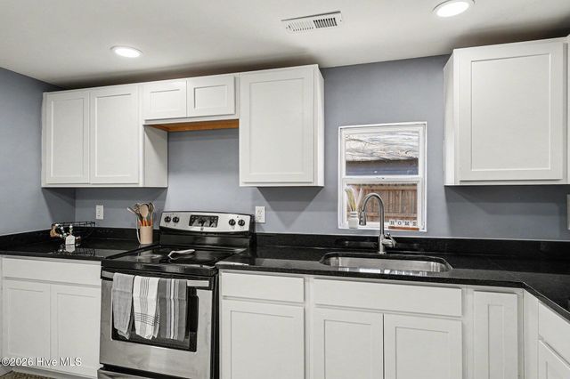 800 E Lizzie Street, Selma, NC 27576