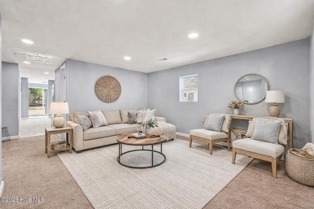 800 E Lizzie Street, Selma, NC 27576