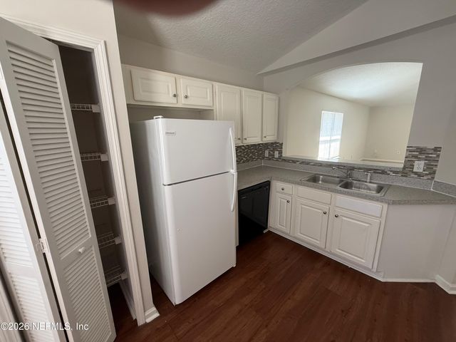 5550 OAK CROSSING Drive, Jacksonville, FL 32244