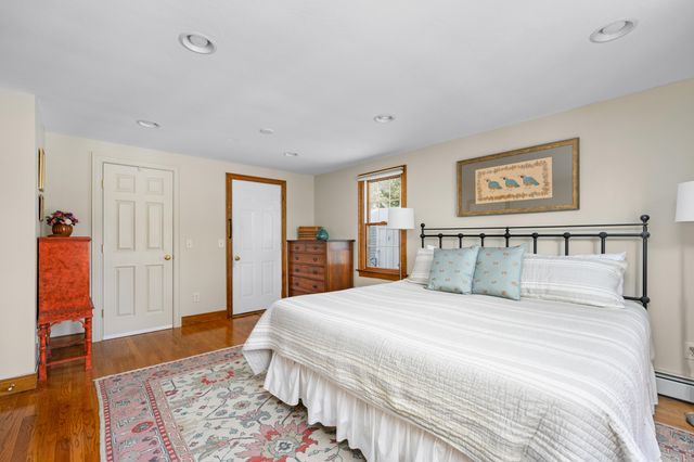 36 Island Street, East Dennis, MA 02641