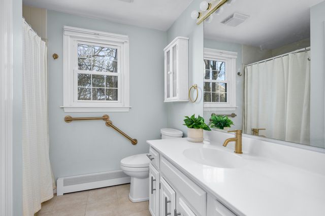 36 Island Street, East Dennis, MA 02641