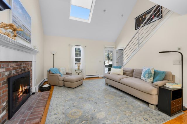 36 Island Street, East Dennis, MA 02641