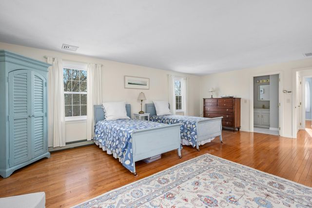 36 Island Street, East Dennis, MA 02641