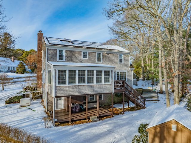 36 Island Street, East Dennis, MA 02641