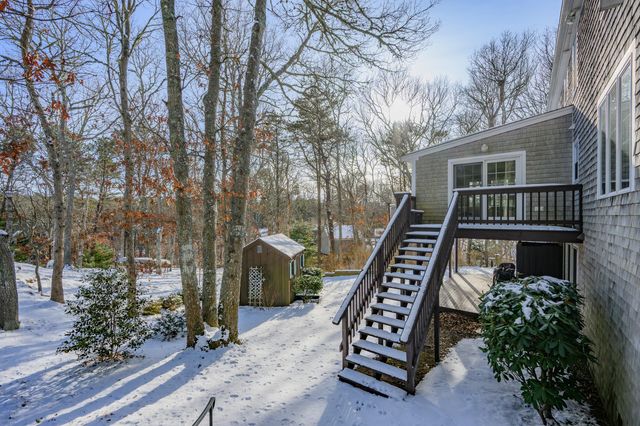 36 Island Street, East Dennis, MA 02641