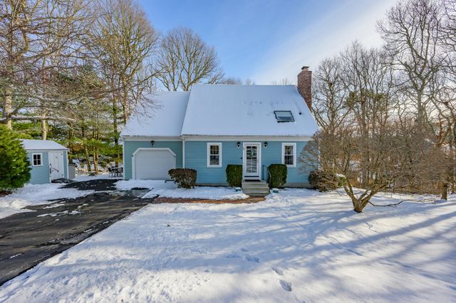 36 Island Street, East Dennis, MA 02641