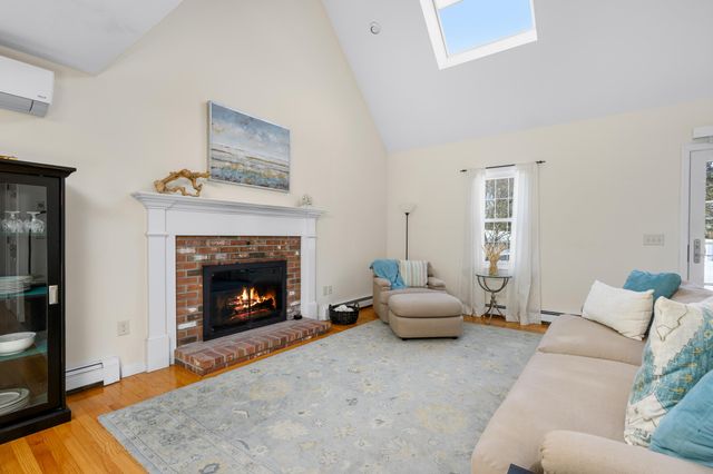 36 Island Street, East Dennis, MA 02641