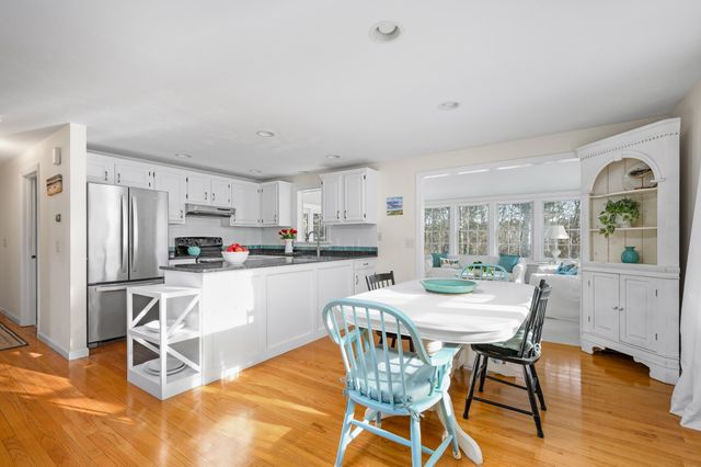 36 Island Street, East Dennis, MA 02641