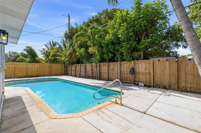 230 NW 55th Street, Oakland Park, FL 33309