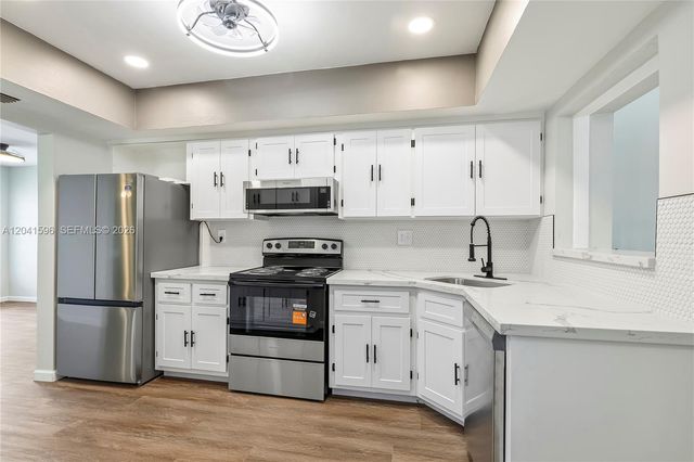 230 NW 55th Street, Oakland Park, FL 33309