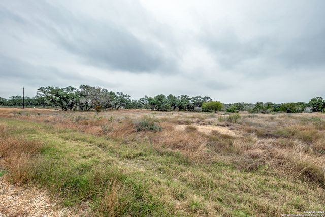 801 Grand Oaks, Hondo, TX 78861