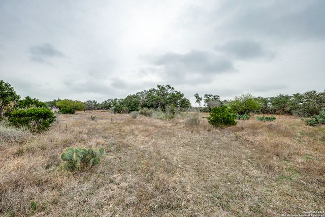 801 Grand Oaks, Hondo, TX 78861