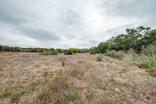 801 Grand Oaks, Hondo, TX 78861