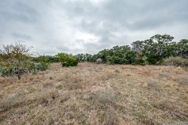 801 Grand Oaks, Hondo, TX 78861