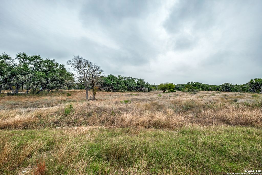 801 Grand Oaks, Hondo, TX 78861