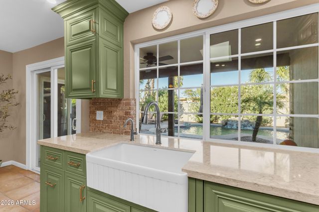 6409 S HAZELTON Lane, Tempe, AZ 85283