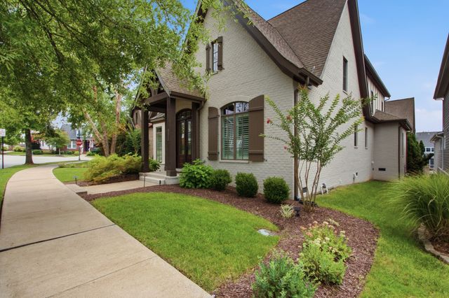 3805 Somers Ln, Thompsons Station, TN 37179
