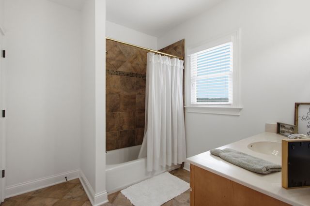 3805 Somers Ln, Thompsons Station, TN 37179