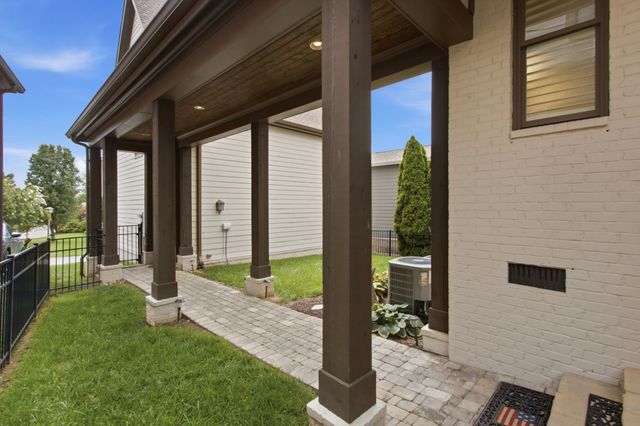 3805 Somers Ln, Thompsons Station, TN 37179
