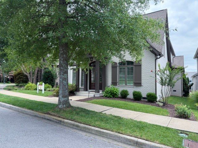 3805 Somers Ln, Thompsons Station, TN 37179