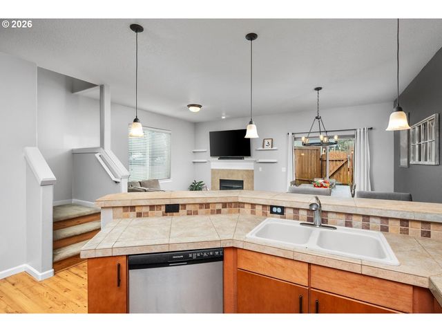 4923 Se LUCAS Ct, Milwaukie, OR 97267