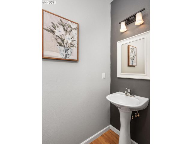 4923 Se LUCAS Ct, Milwaukie, OR 97267