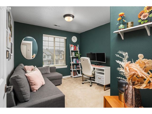 4923 Se LUCAS Ct, Milwaukie, OR 97267