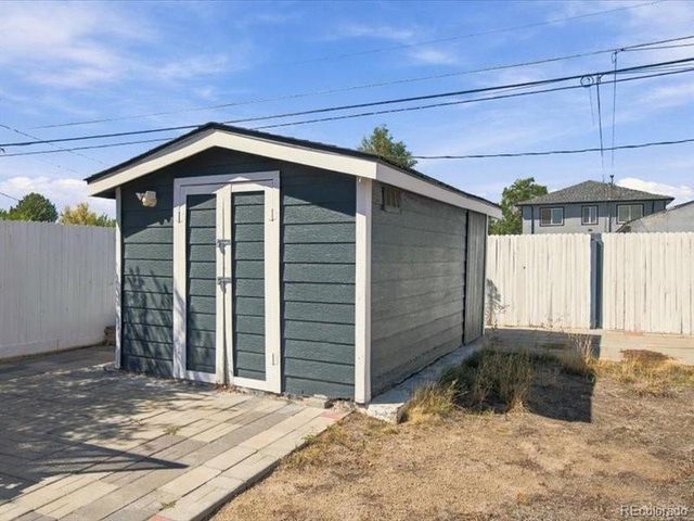 135 N 9th Ave, Brighton, CO 80601