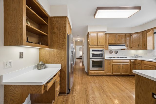 1361 Champion Forest Court, Wheaton, IL 60187