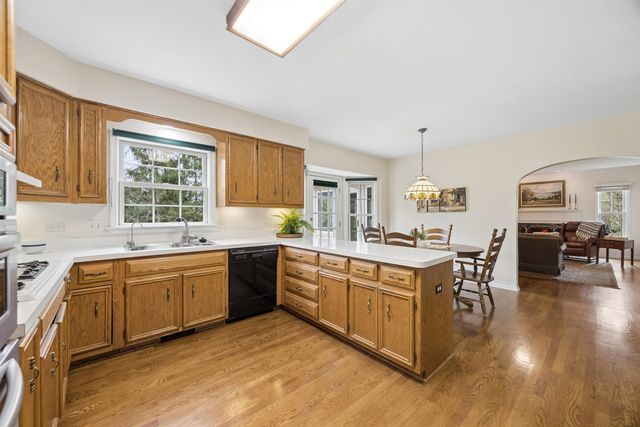 1361 Champion Forest Court, Wheaton, IL 60187