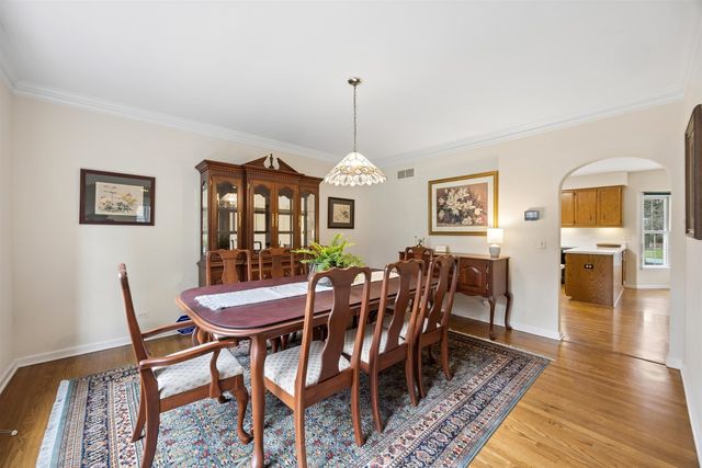 1361 Champion Forest Court, Wheaton, IL 60187