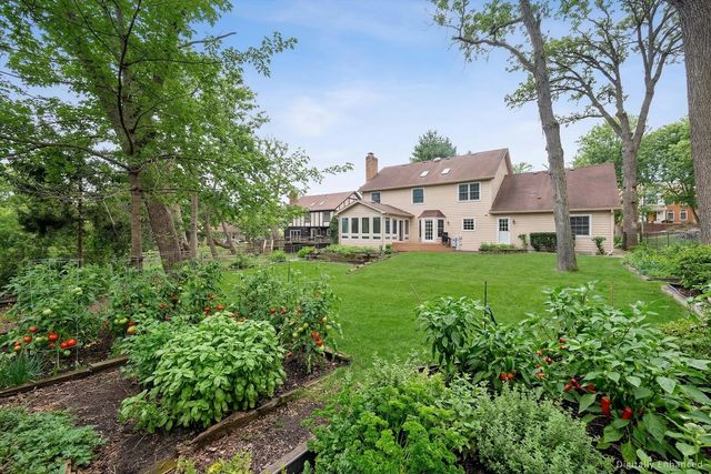 1361 Champion Forest Court, Wheaton, IL 60187