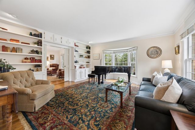 1361 Champion Forest Court, Wheaton, IL 60187