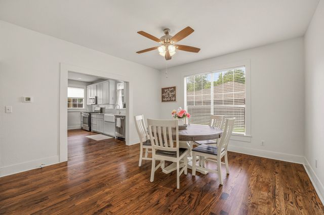 910 S Waco Street, Weatherford, TX 76086