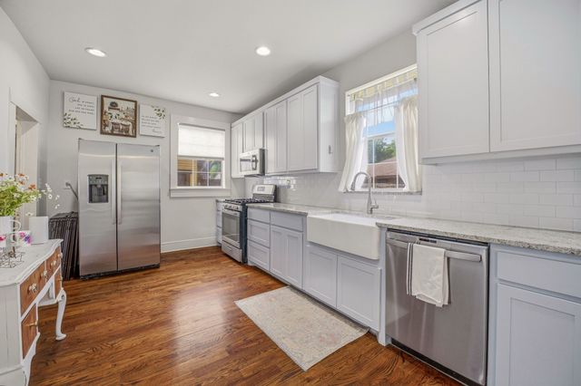910 S Waco Street, Weatherford, TX 76086