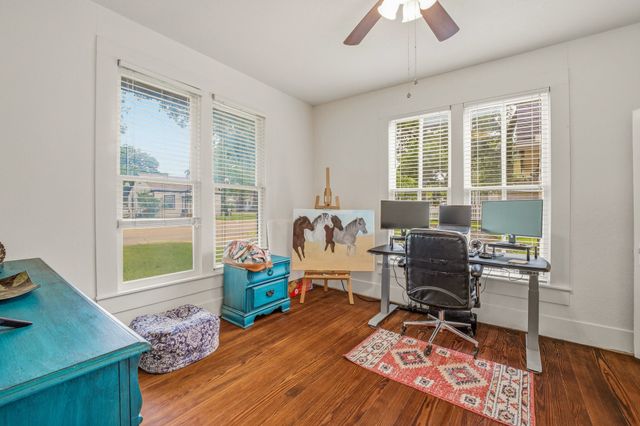 910 S Waco Street, Weatherford, TX 76086