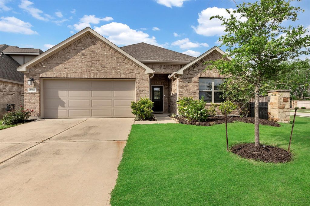 19242 Red Cascade Court, Tomball, TX 77377