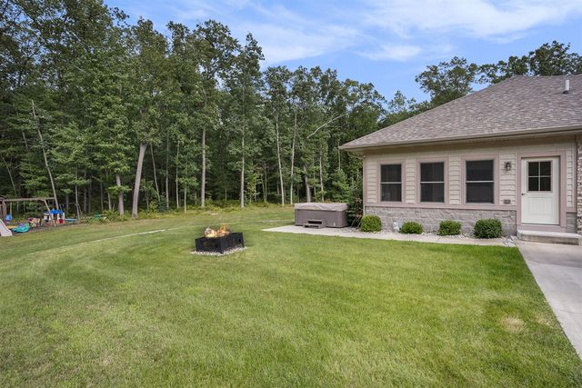 5928 Heights Ravenna Road, Fruitport, MI 49415