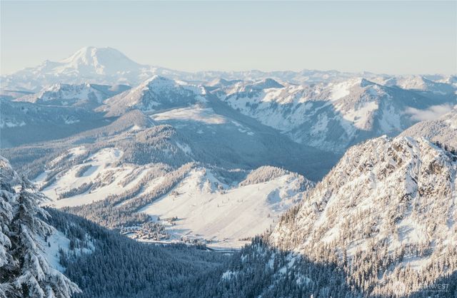 61 Pass Life Way, Snoqualmie Pass, WA 98068