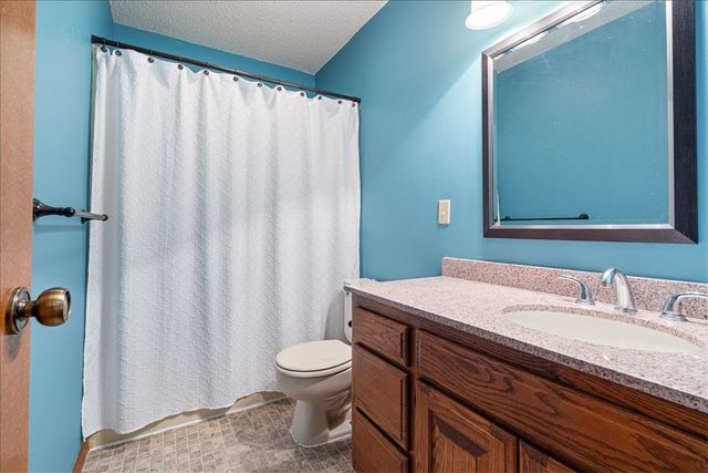 10 Wedgewood Lane, Holiday Island, AR 72631