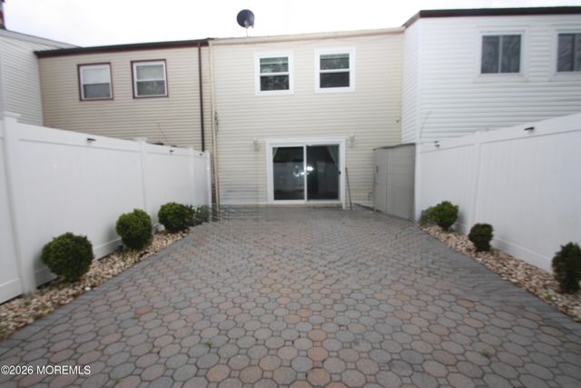 615 Randall Way, Matawan, NJ 07747