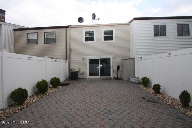 615 Randall Way, Matawan, NJ 07747