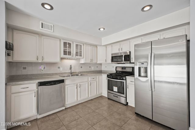 615 Randall Way, Matawan, NJ 07747