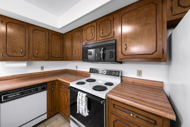 3155 W Division St, Hermitage, TN 37076