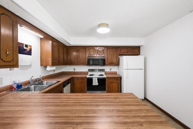3155 W Division St, Hermitage, TN 37076